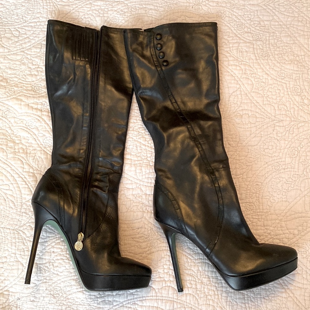 Beautiful black leather boots. Lisa for Donald J. Pliner.